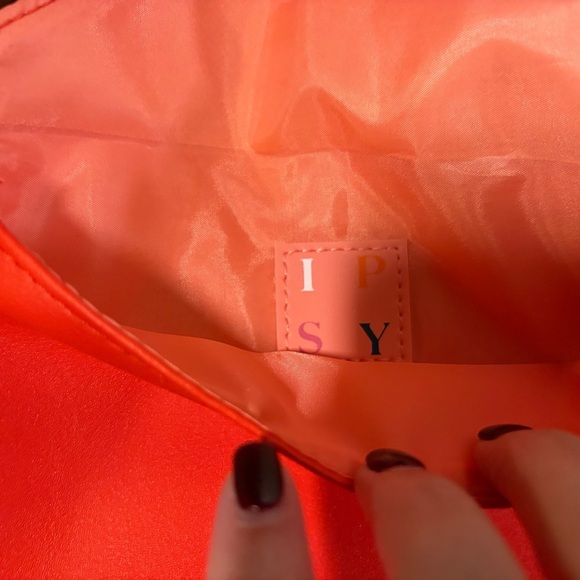 Ipsy “Sealed With a Kiss” Red Envelope Makeup Bag 💋 - Picture 4 of 5
